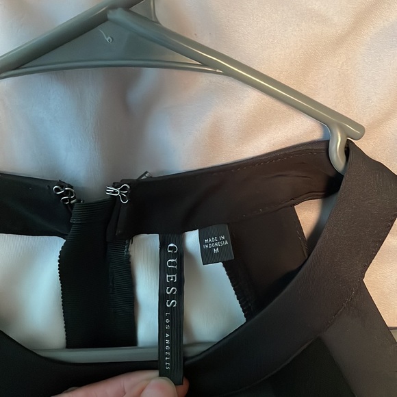 Guess 2 pc cropped skirt set - Picture 3 of 5